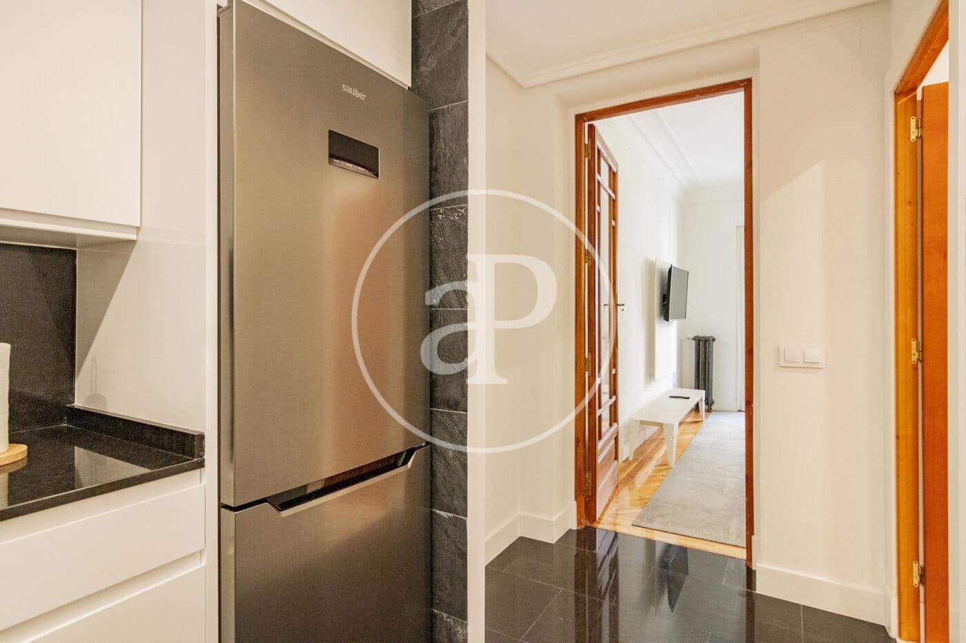 1 quarto Apartamento para arrendar em Madrid cidade - 2 340 € (Ref: 8726470)