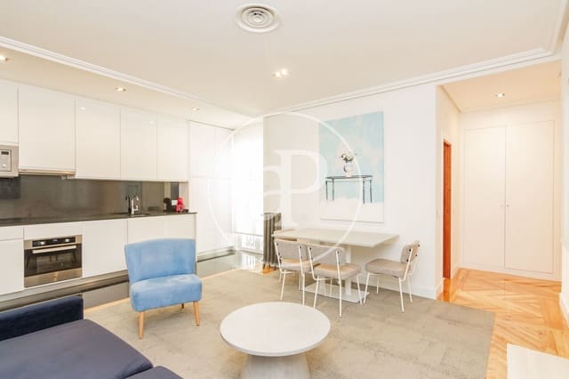 1 soveværelse Lejlighed til leje i Sol, Madrid by - € 2.625 (Ref: 8726471)