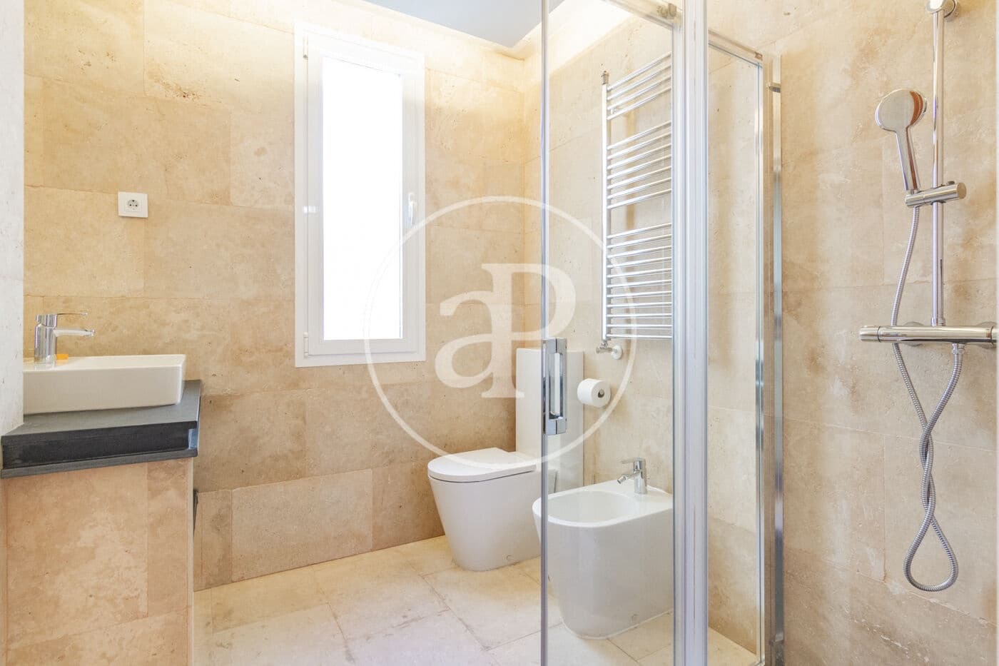 1 soveværelse Lejlighed til leje i Madrid by - € 2.625 (Ref: 8726471)