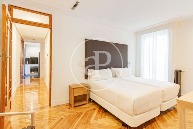 2 bedroom Penthouse for rent in Sol, Madrid city - € 3,395 (Ref: 8726473)