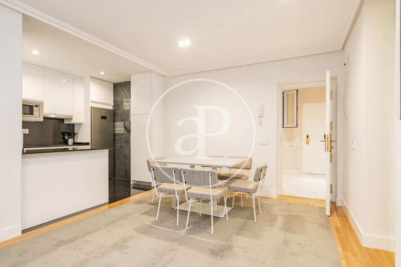 2 soverom Leilighet til leie i Madrid by - € 2 780 (Ref: 8726474)