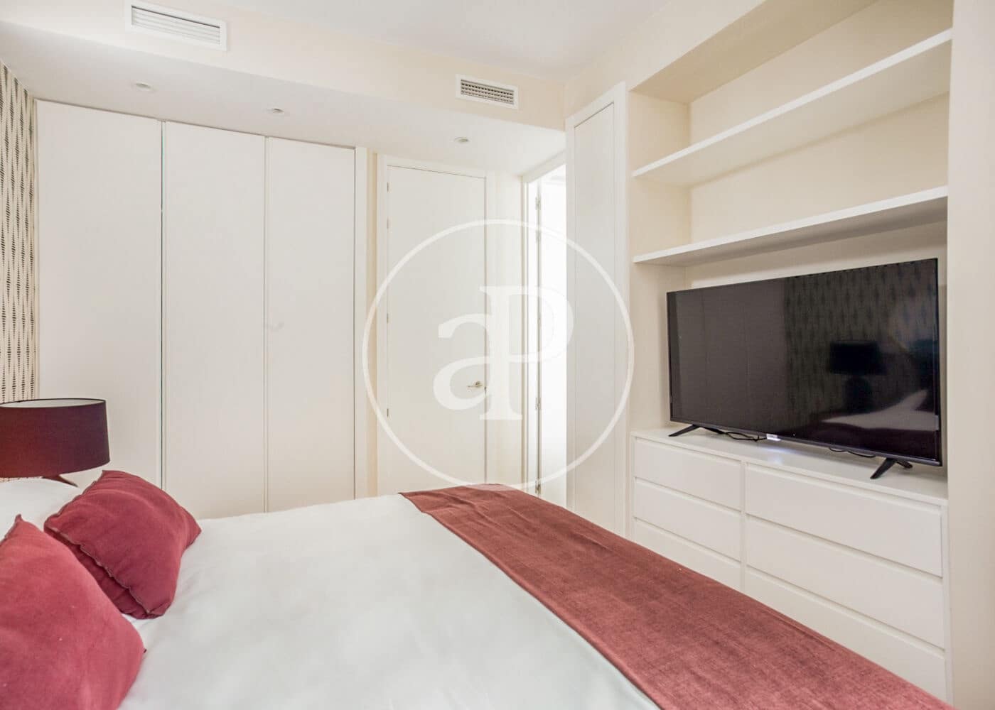 2 soverom Leilighet til leie i Madrid by - € 4 000 (Ref: 8726477)