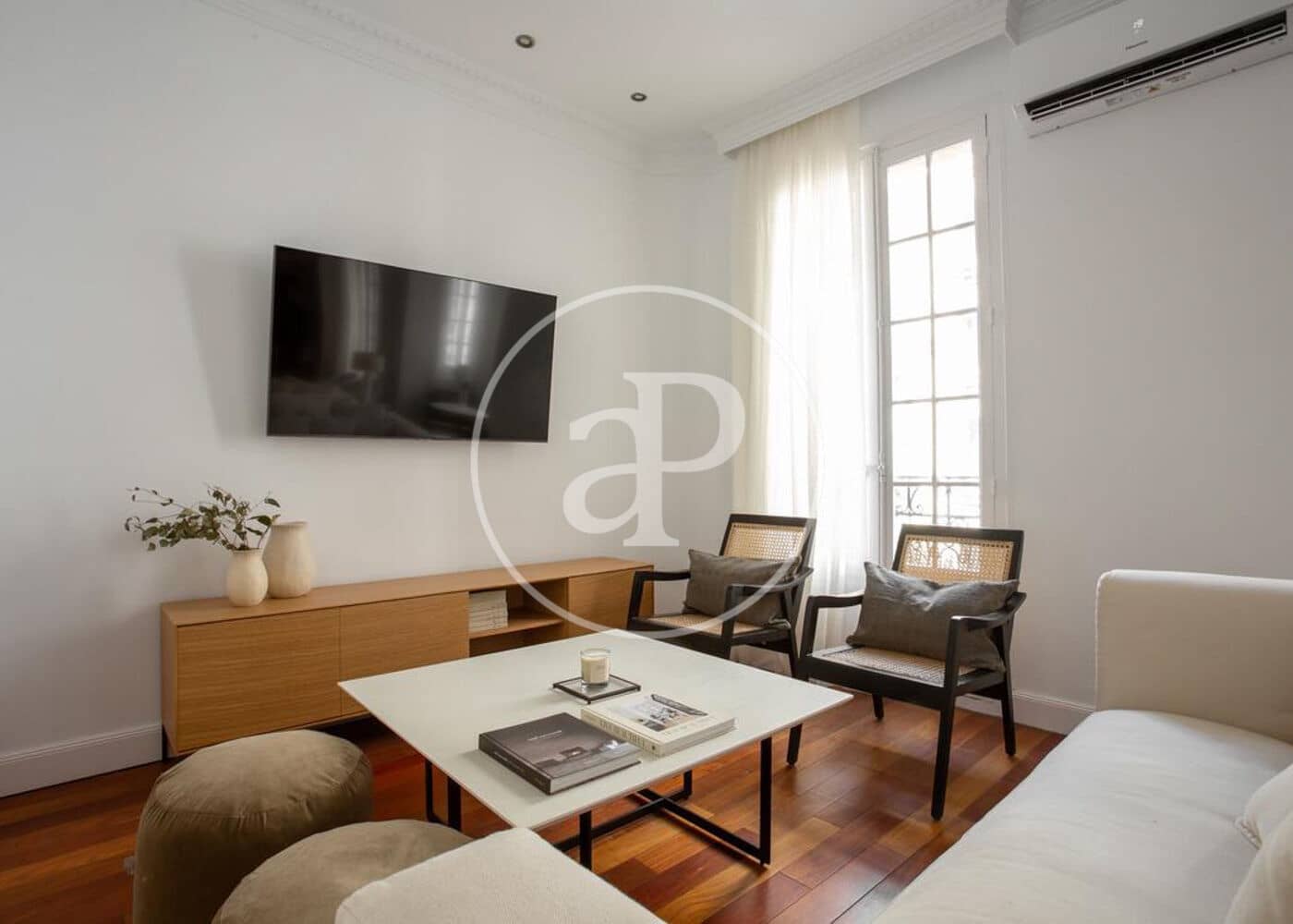 4 soverom Leilighet til leie i Madrid by - € 6 500 (Ref: 8726479)
