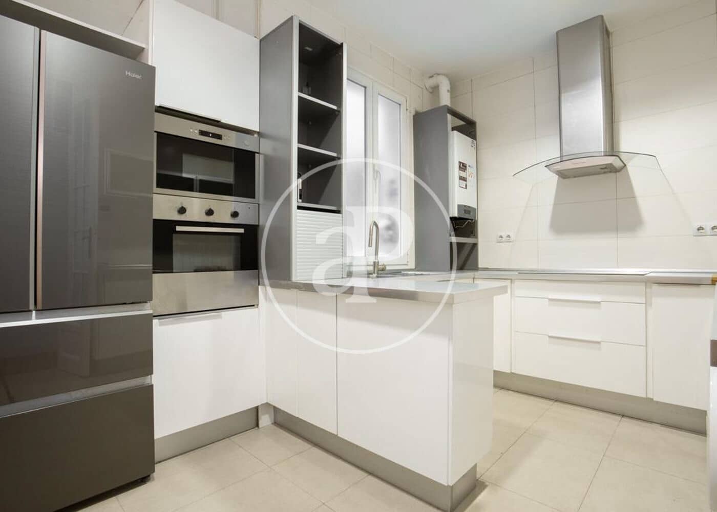 4 soverom Leilighet til leie i Madrid by - € 6 500 (Ref: 8726479)