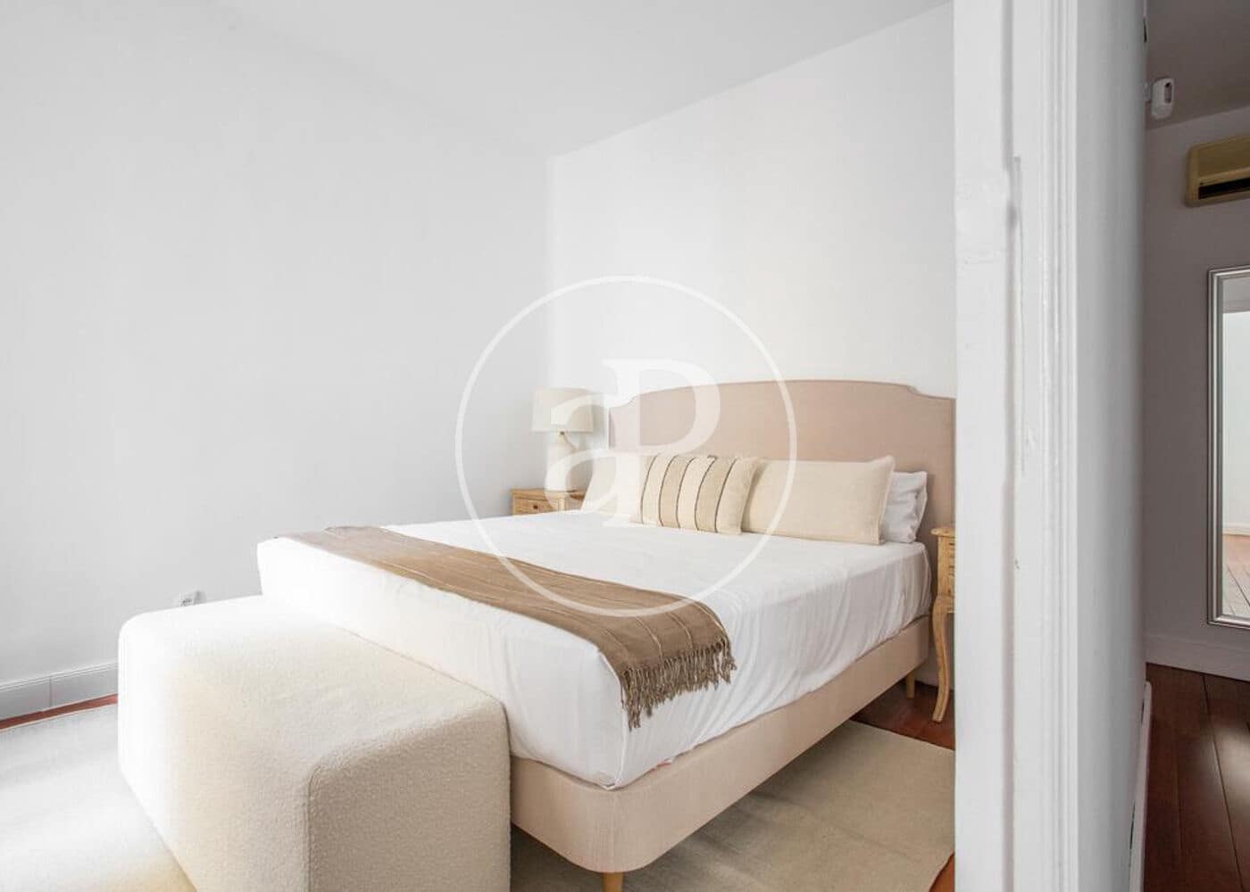 4 soverom Leilighet til leie i Madrid by - € 6 500 (Ref: 8726479)