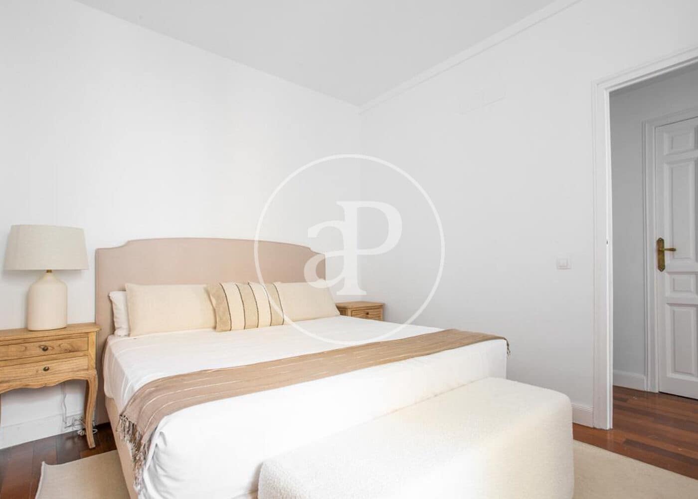 4 soverom Leilighet til leie i Madrid by - € 6 500 (Ref: 8726479)
