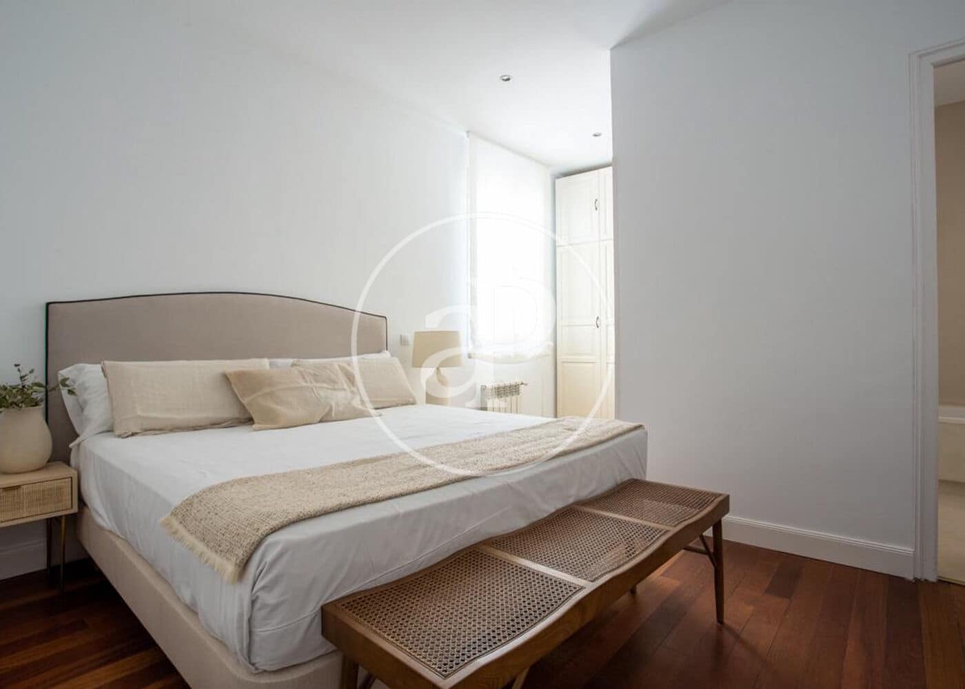 4 soverom Leilighet til leie i Madrid by - € 6 500 (Ref: 8726479)