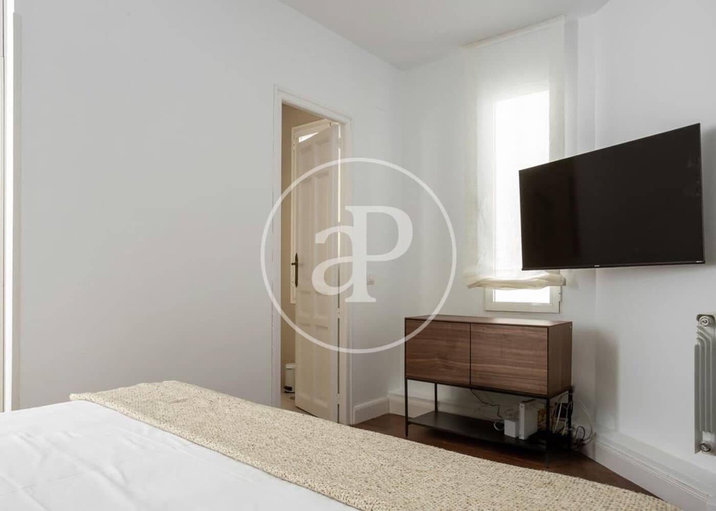4 soverom Leilighet til leie i Madrid by - € 6 500 (Ref: 8726479)