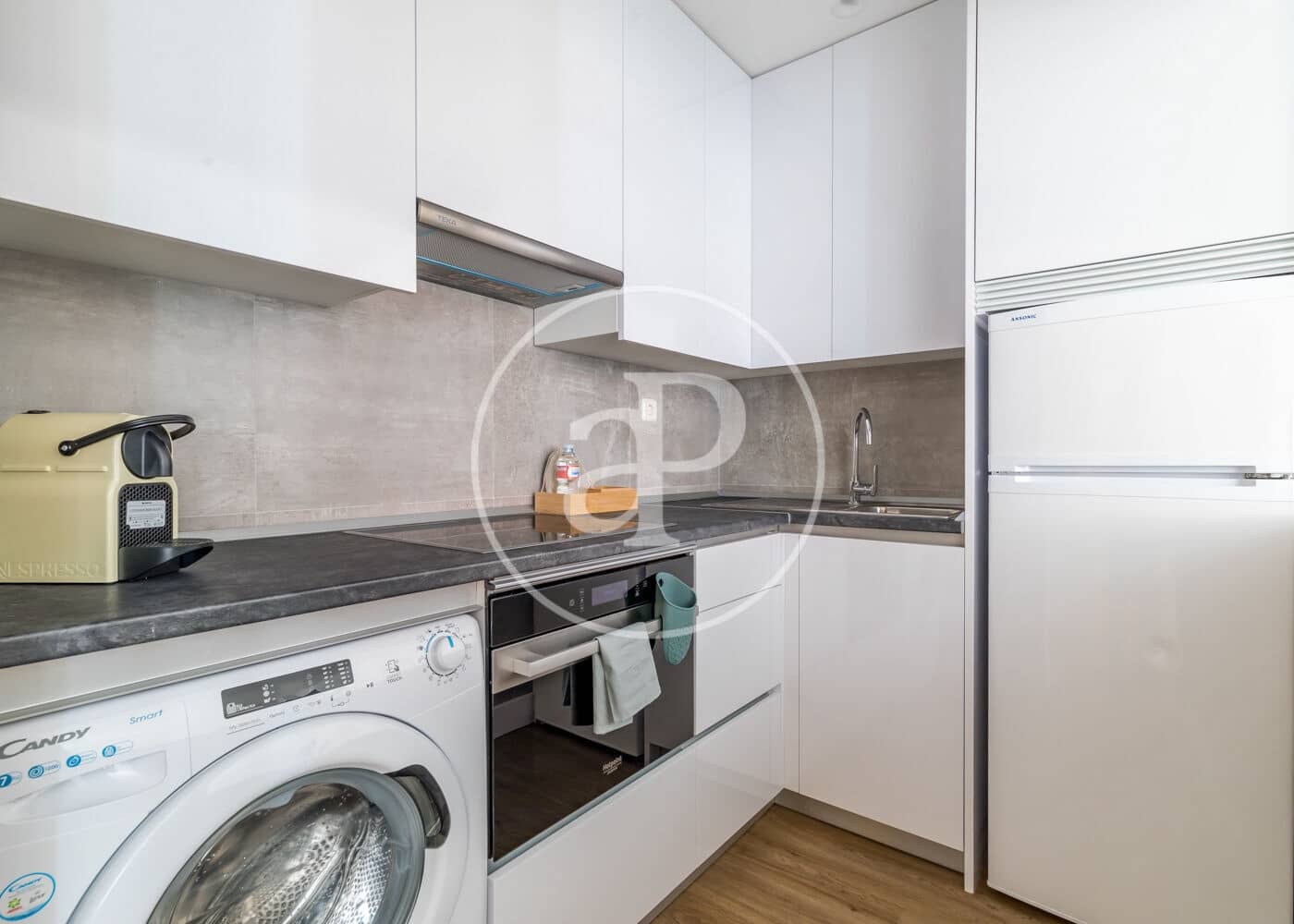 Apartamento para arrendar em Madrid cidade - 2 150 € (Ref: 8726483)