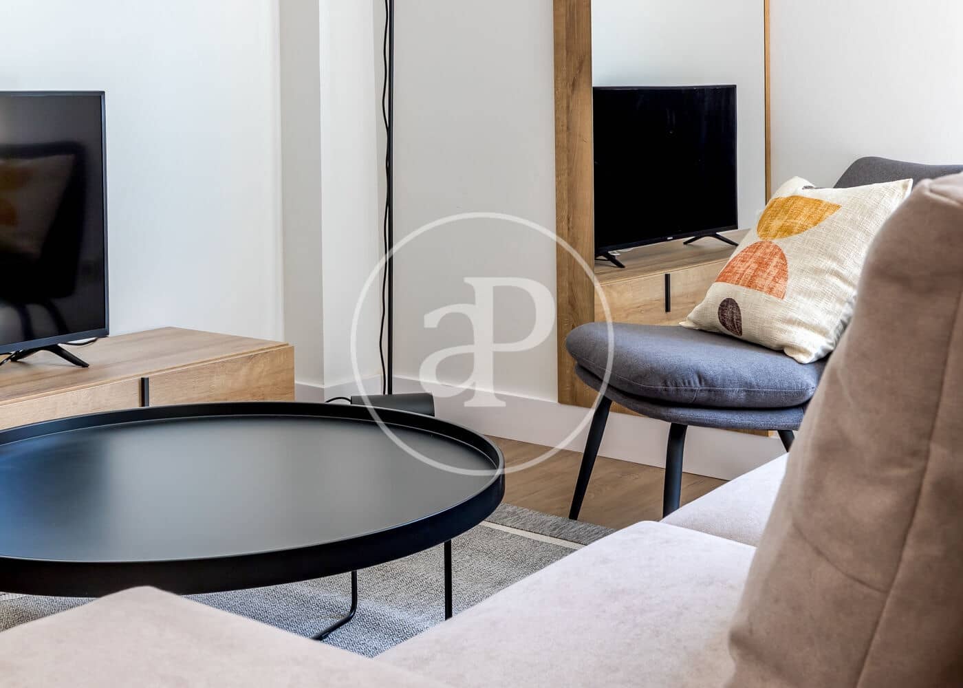 Apartamento para arrendar em Madrid cidade - 2 150 € (Ref: 8726483)