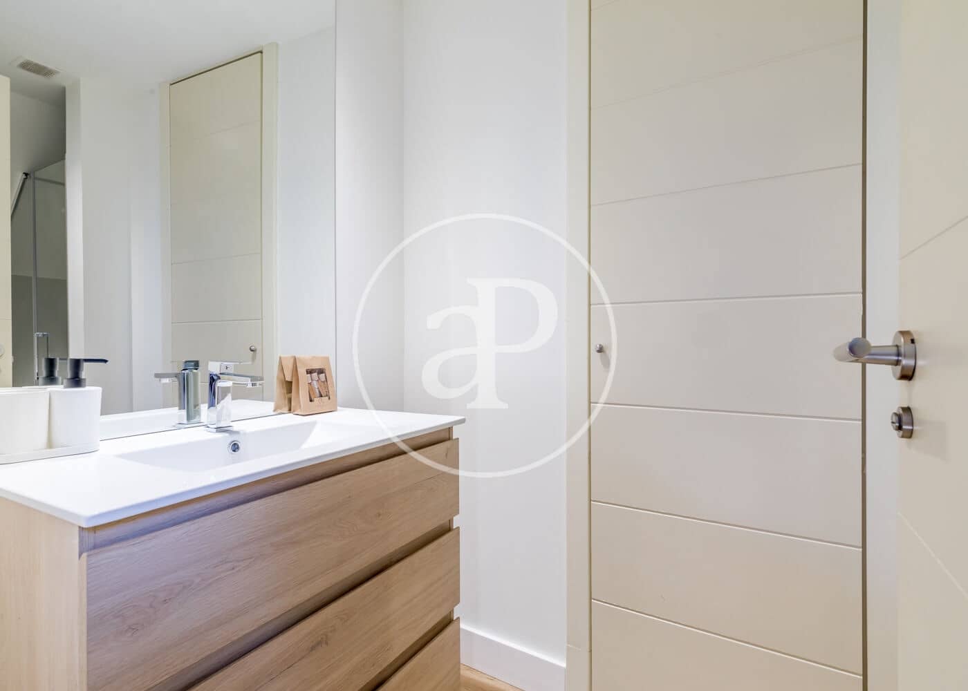 1 sovrum Lägenhet att hyra i Madrid stad - 2 690 € (Ref: 8726485)