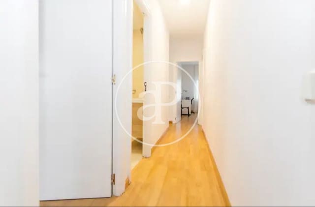 5 bedroom Apartment for rent in Valdeacederas, Madrid city - € 6,200 (Ref: 8726495)