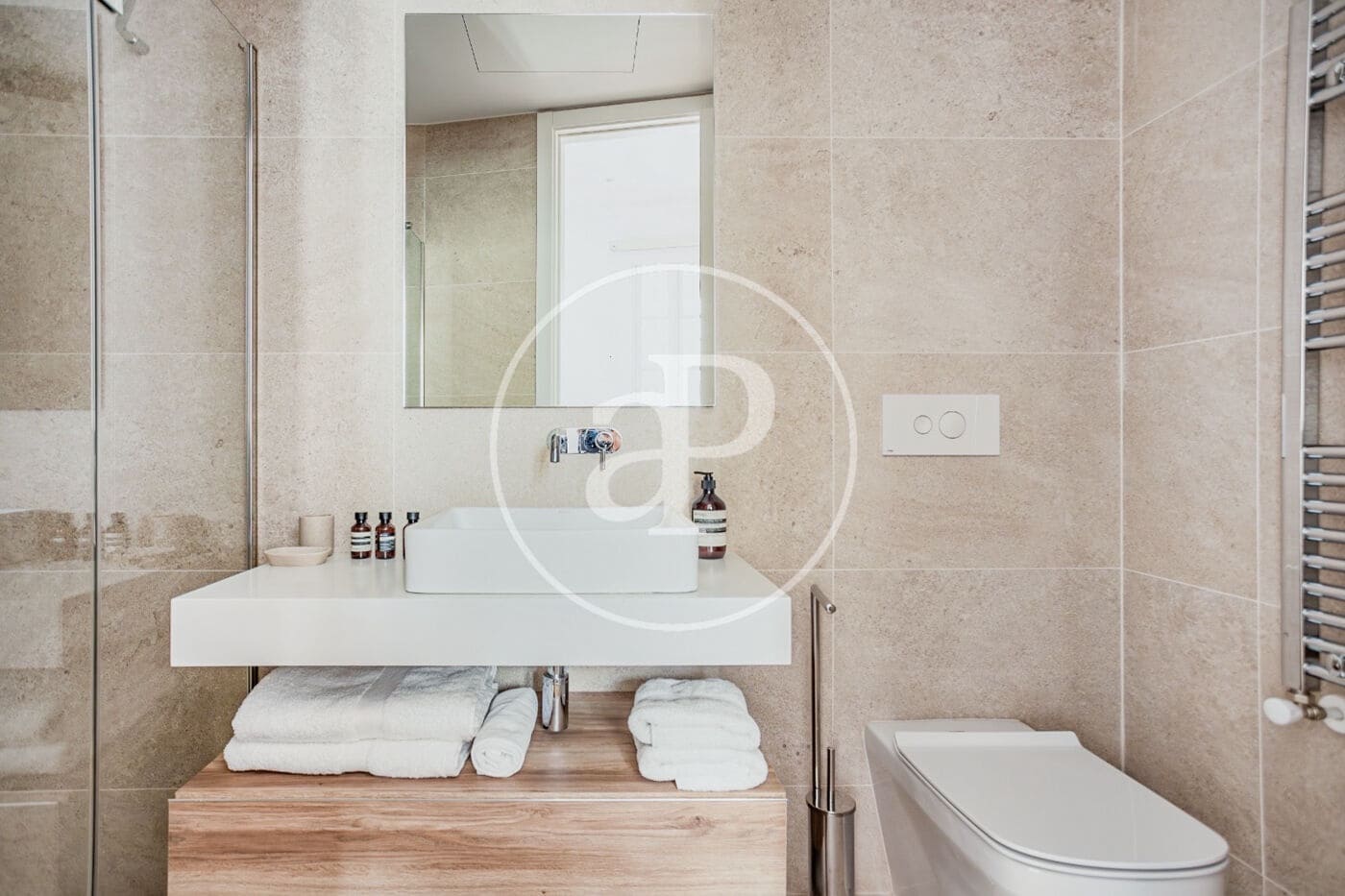 3 soverom Leilighet til leie i Madrid by - € 8 000 (Ref: 8726497)