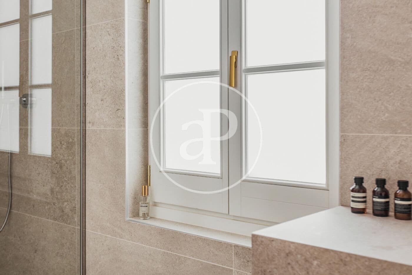 3 soverom Leilighet til leie i Madrid by - € 8 000 (Ref: 8726497)