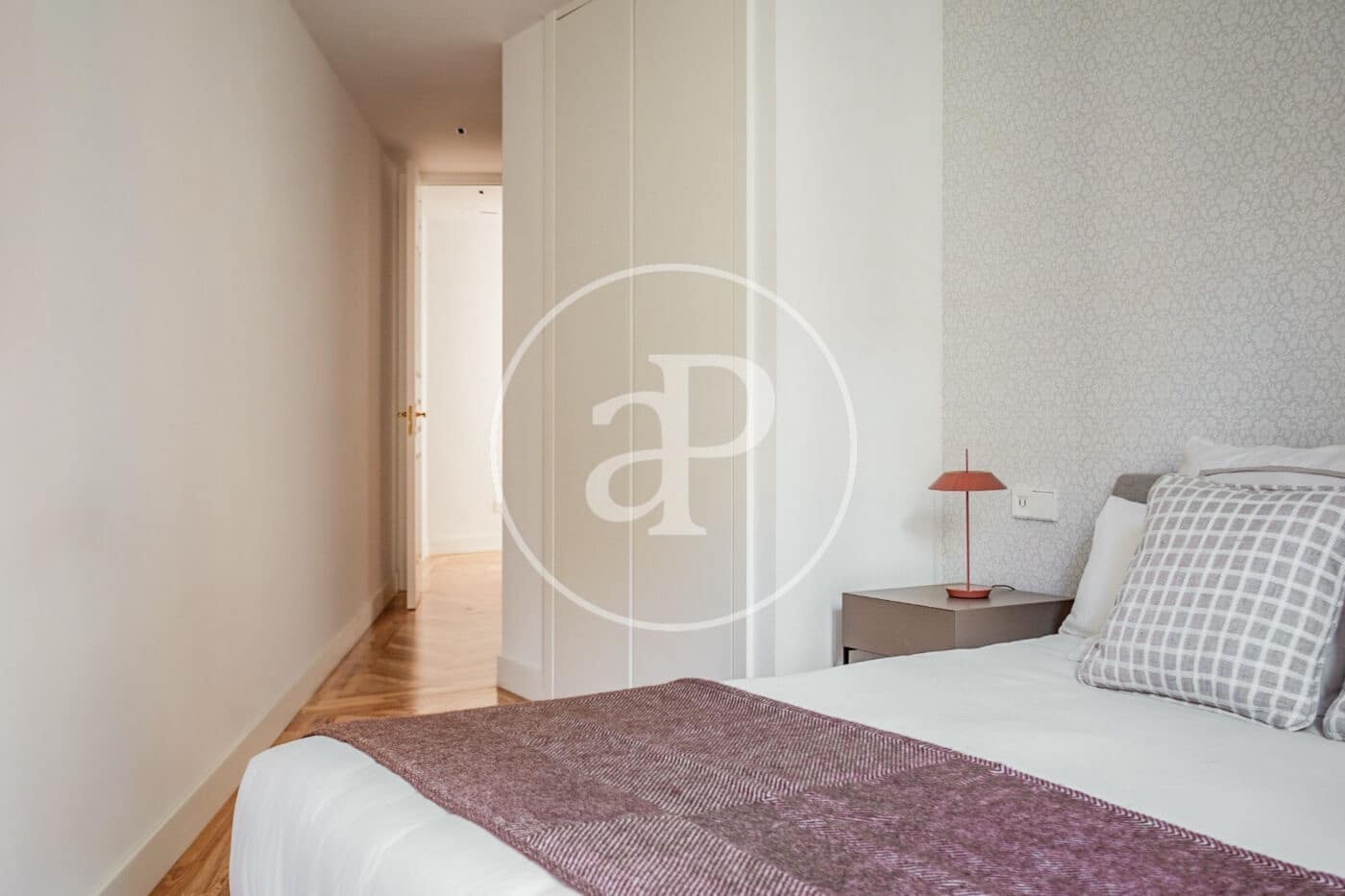 3 soverom Leilighet til leie i Madrid by - € 8 000 (Ref: 8726497)