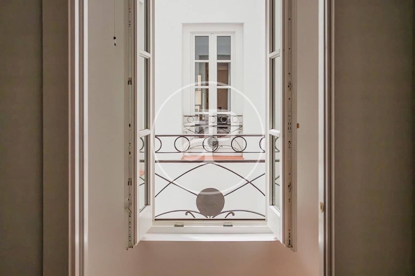 3 soverom Leilighet til leie i Madrid by - € 8 000 (Ref: 8726497)