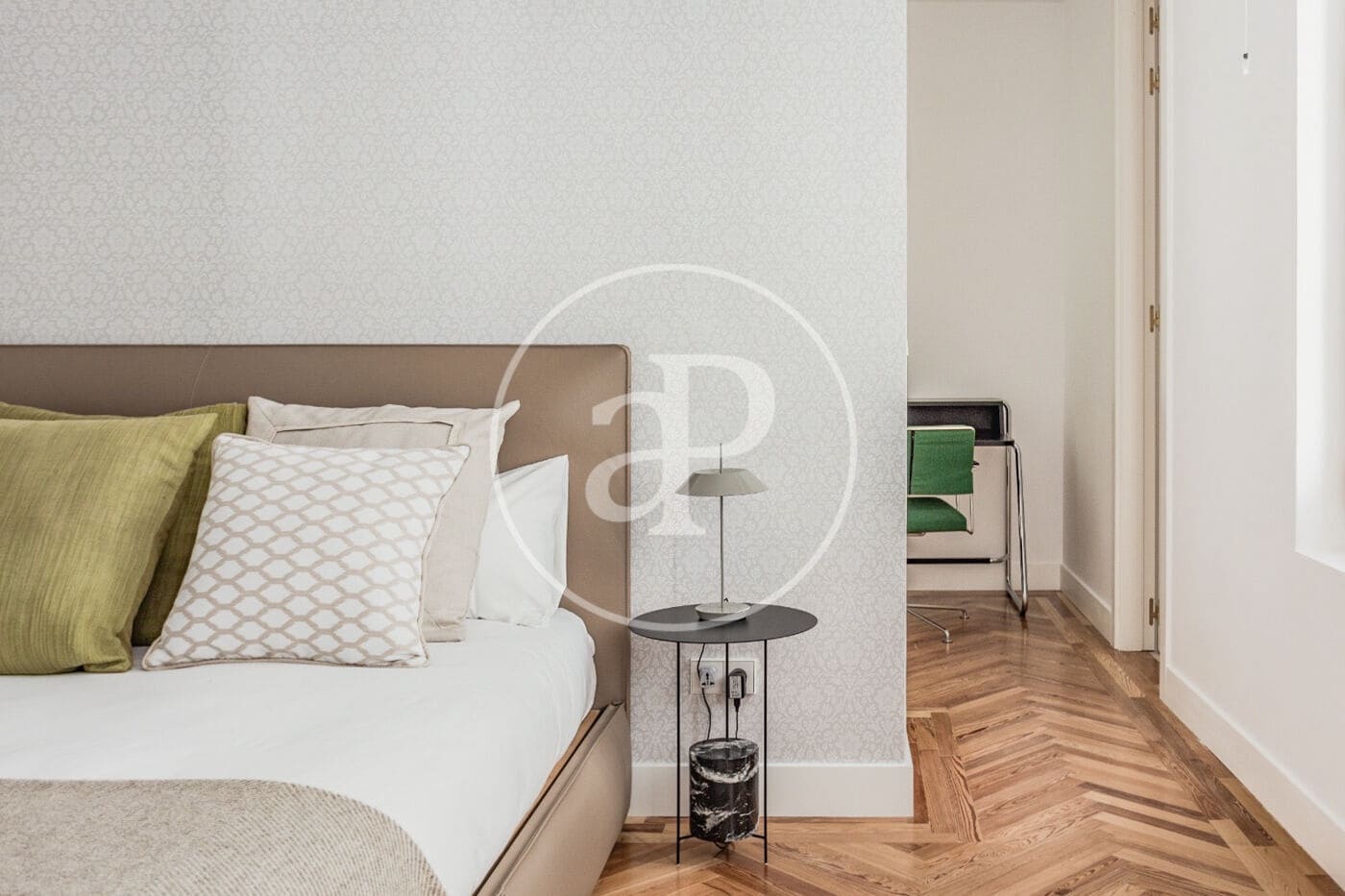 3 soverom Leilighet til leie i Madrid by - € 8 000 (Ref: 8726497)