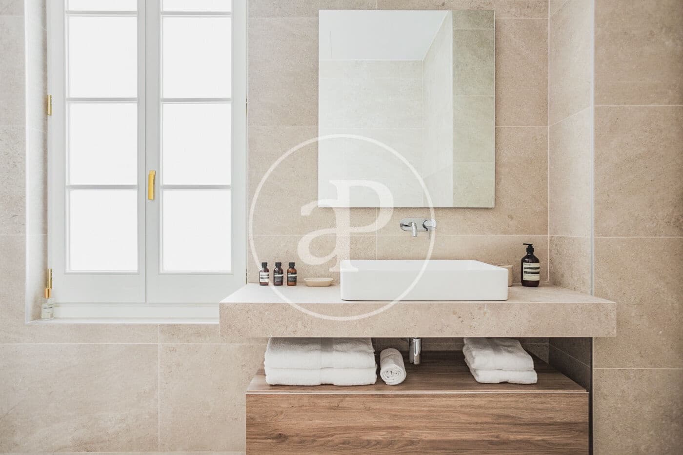 3 soverom Leilighet til leie i Madrid by - € 8 000 (Ref: 8726497)