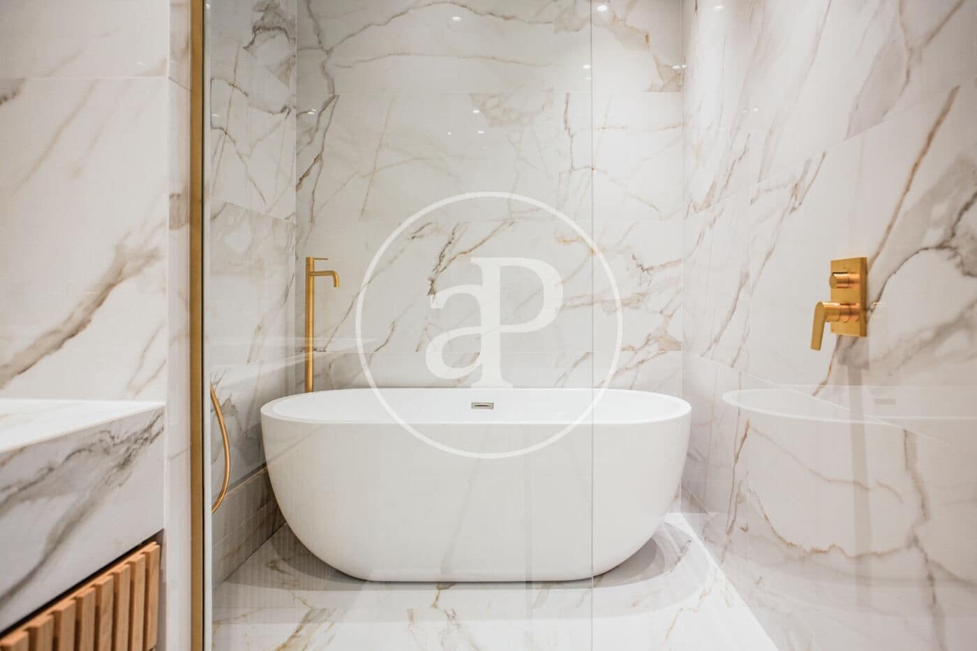 4 soveværelse Lejlighed til leje i Madrid by - € 11.500 (Ref: 8726499)