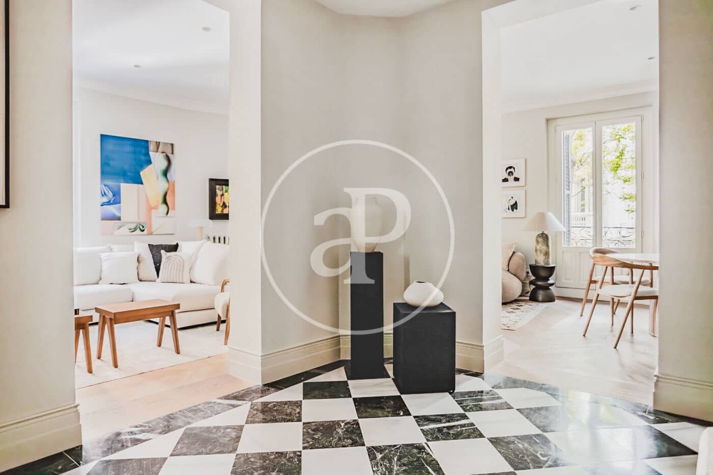 4 soveværelse Lejlighed til leje i Madrid by - € 11.500 (Ref: 8726499)