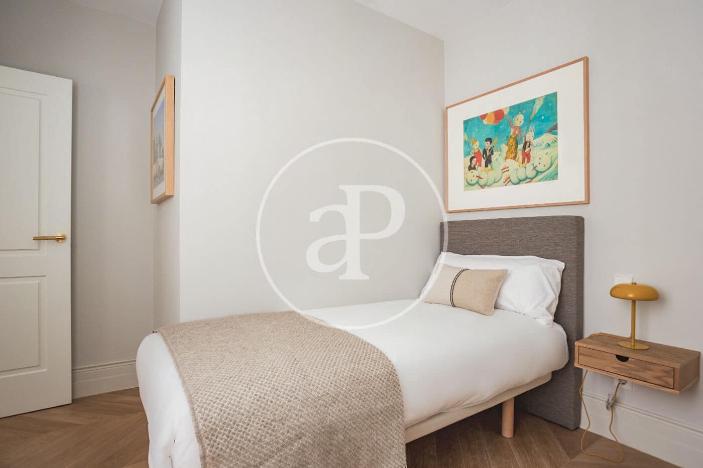 4 soveværelse Lejlighed til leje i Madrid by - € 11.500 (Ref: 8726499)