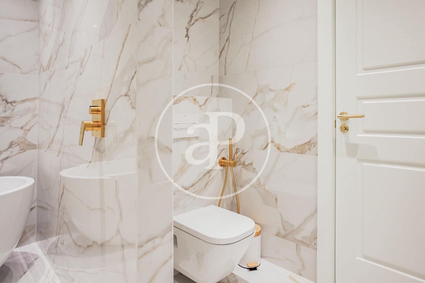 4 soveværelse Lejlighed til leje i Madrid by - € 11.500 (Ref: 8726499)