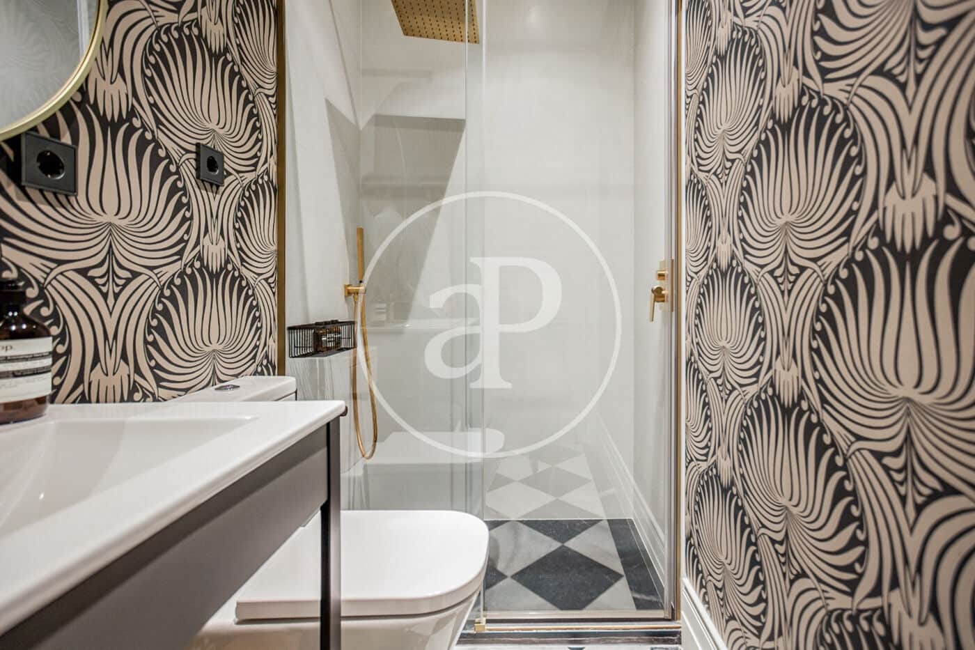 4 soveværelse Lejlighed til leje i Madrid by - € 11.500 (Ref: 8726499)