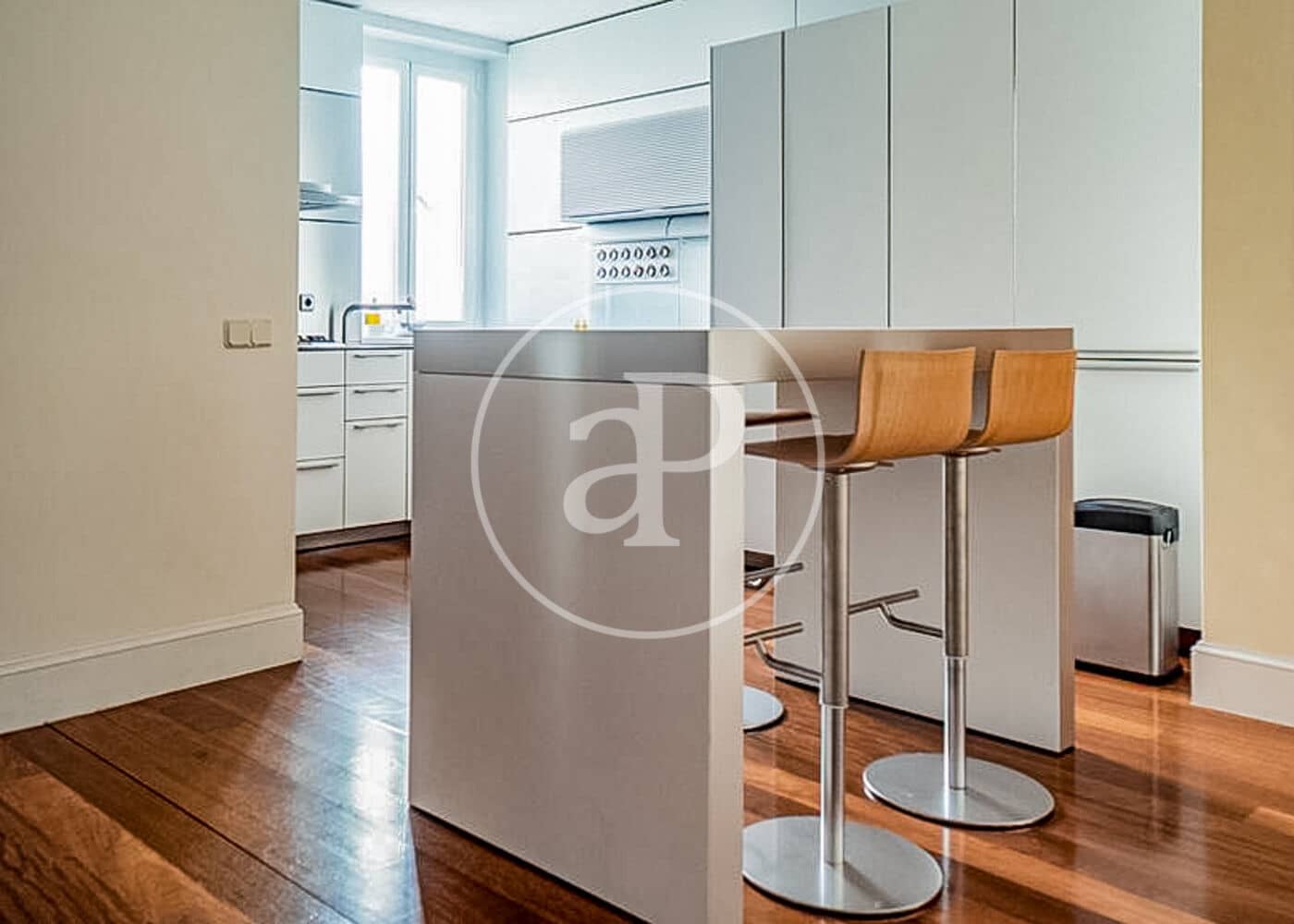 3 slaapkamer Appartement te huur in Madrid stad - € 8.000 (Ref: 8726501)