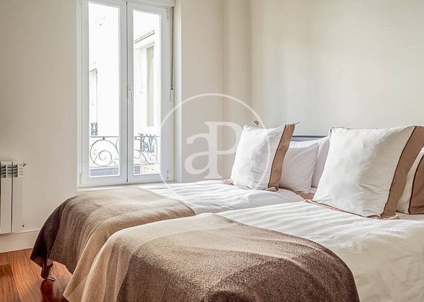 3 slaapkamer Appartement te huur in Madrid stad - € 8.000 (Ref: 8726501)