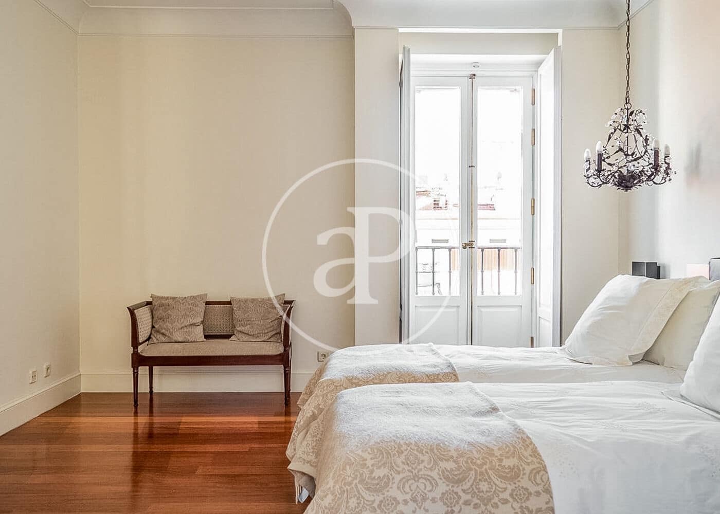 3 slaapkamer Appartement te huur in Madrid stad - € 8.000 (Ref: 8726501)