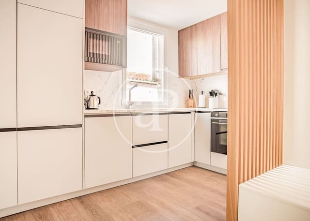 3 soveværelse Lejlighed til leje i Almagro, Madrid by - € 4.500 (Ref: 8726503)