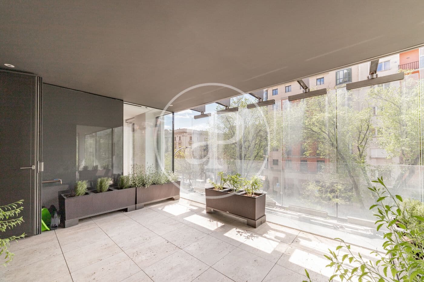 4 soveværelse Lejlighed til leje i Madrid by med swimmingpool - € 25.000 (Ref: 8726504)