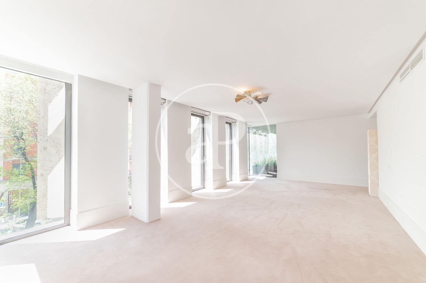 4 soveværelse Lejlighed til leje i Madrid by med swimmingpool - € 25.000 (Ref: 8726504)