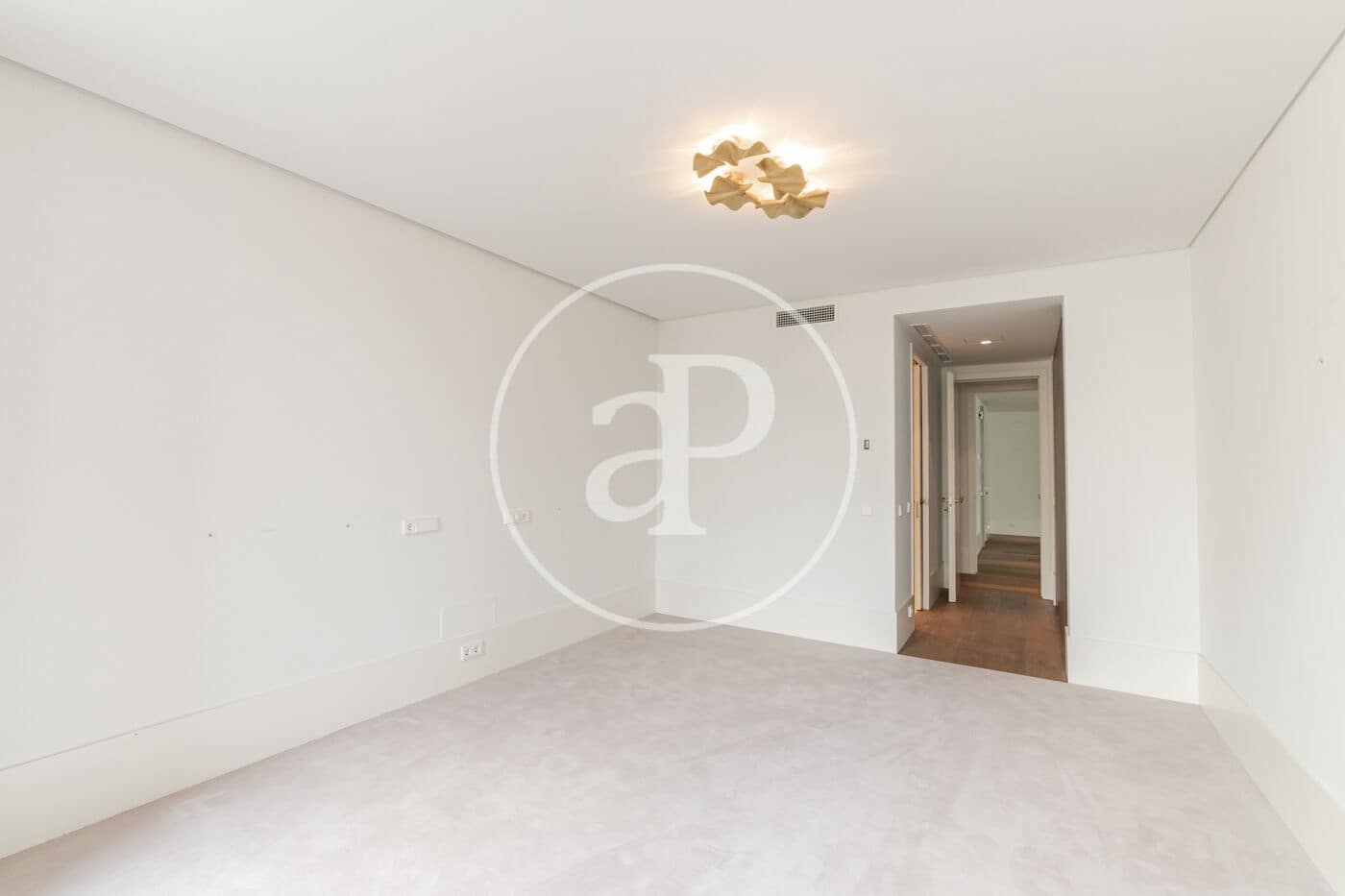 4 soveværelse Lejlighed til leje i Madrid by med swimmingpool - € 25.000 (Ref: 8726504)