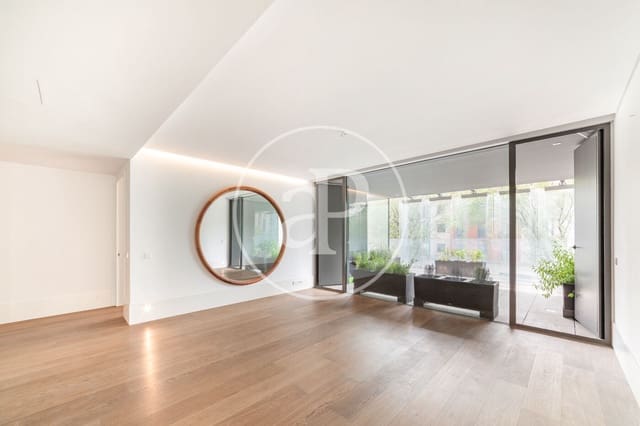 4 soveværelse Lejlighed til leje i Castellana, Madrid by med swimmingpool - € 25.000 (Ref: 8726504)