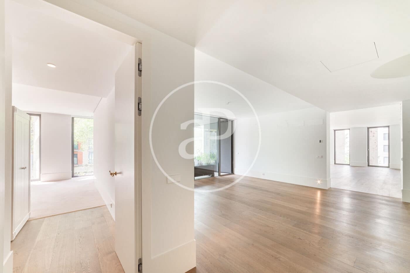 4 soveværelse Lejlighed til leje i Madrid by med swimmingpool - € 25.000 (Ref: 8726504)