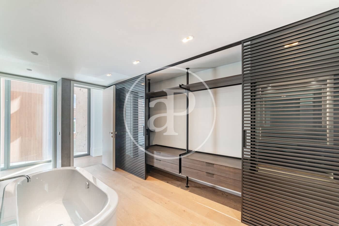 4 soveværelse Lejlighed til leje i Madrid by med swimmingpool - € 25.000 (Ref: 8726504)