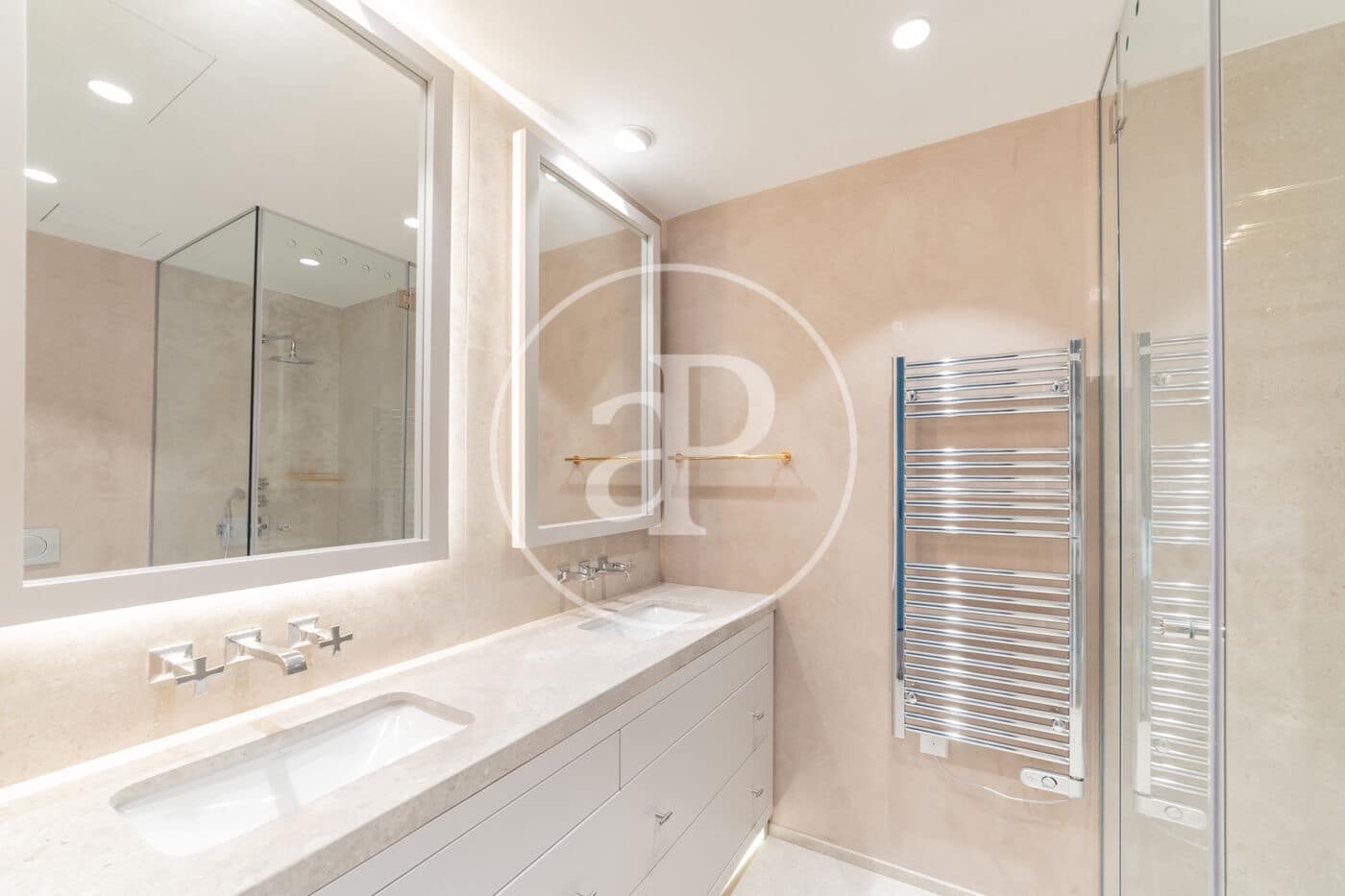 4 soveværelse Lejlighed til leje i Madrid by med swimmingpool - € 25.000 (Ref: 8726504)