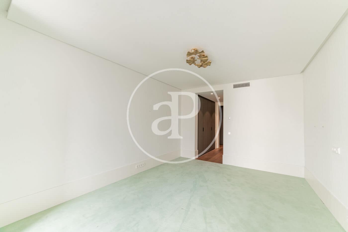 4 soveværelse Lejlighed til leje i Madrid by med swimmingpool - € 25.000 (Ref: 8726504)