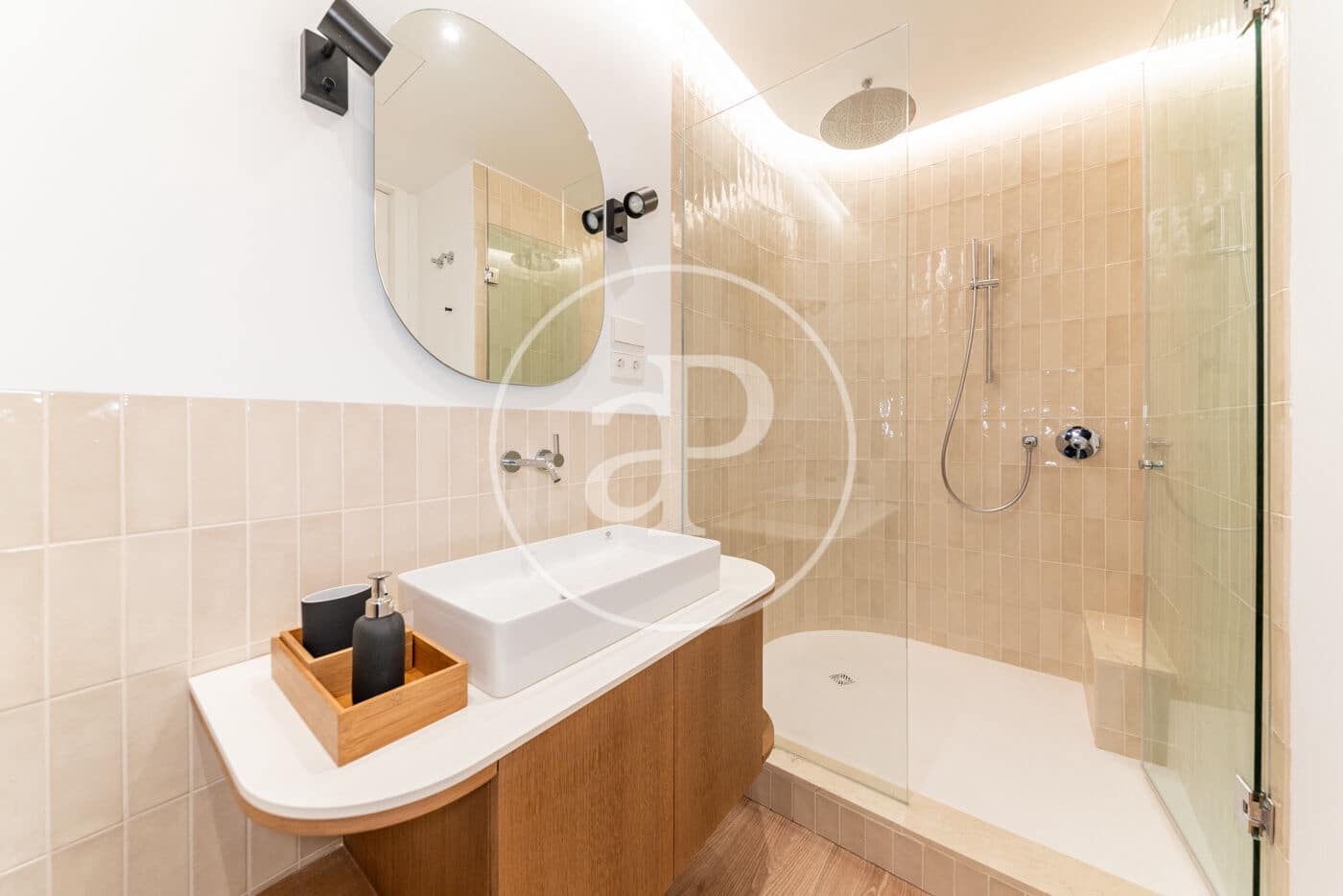 Appartement de 2 chambres à louer à Madrid ville - 4 950 € (Ref: 8726505)