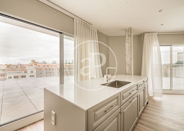 Apartamento de 4 habitaciones en Castellana, Madrid ciudad en alquiler - 14.500 € (Ref: 8726511)