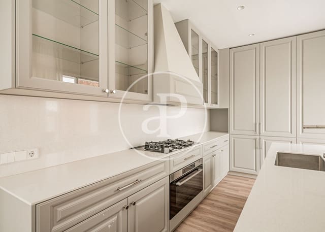 Apartamento de 4 habitaciones en Castellana, Madrid ciudad en alquiler - 14.500 € (Ref: 8726511)