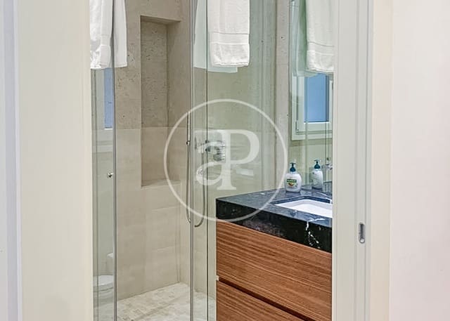 2 quarto Apartamento para arrendar em Justicia, Madrid cidade com piscina - 5 600 € (Ref: 8726512)