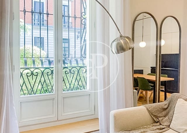 2 quarto Apartamento para arrendar em Justicia, Madrid cidade com piscina - 5 600 € (Ref: 8726512)