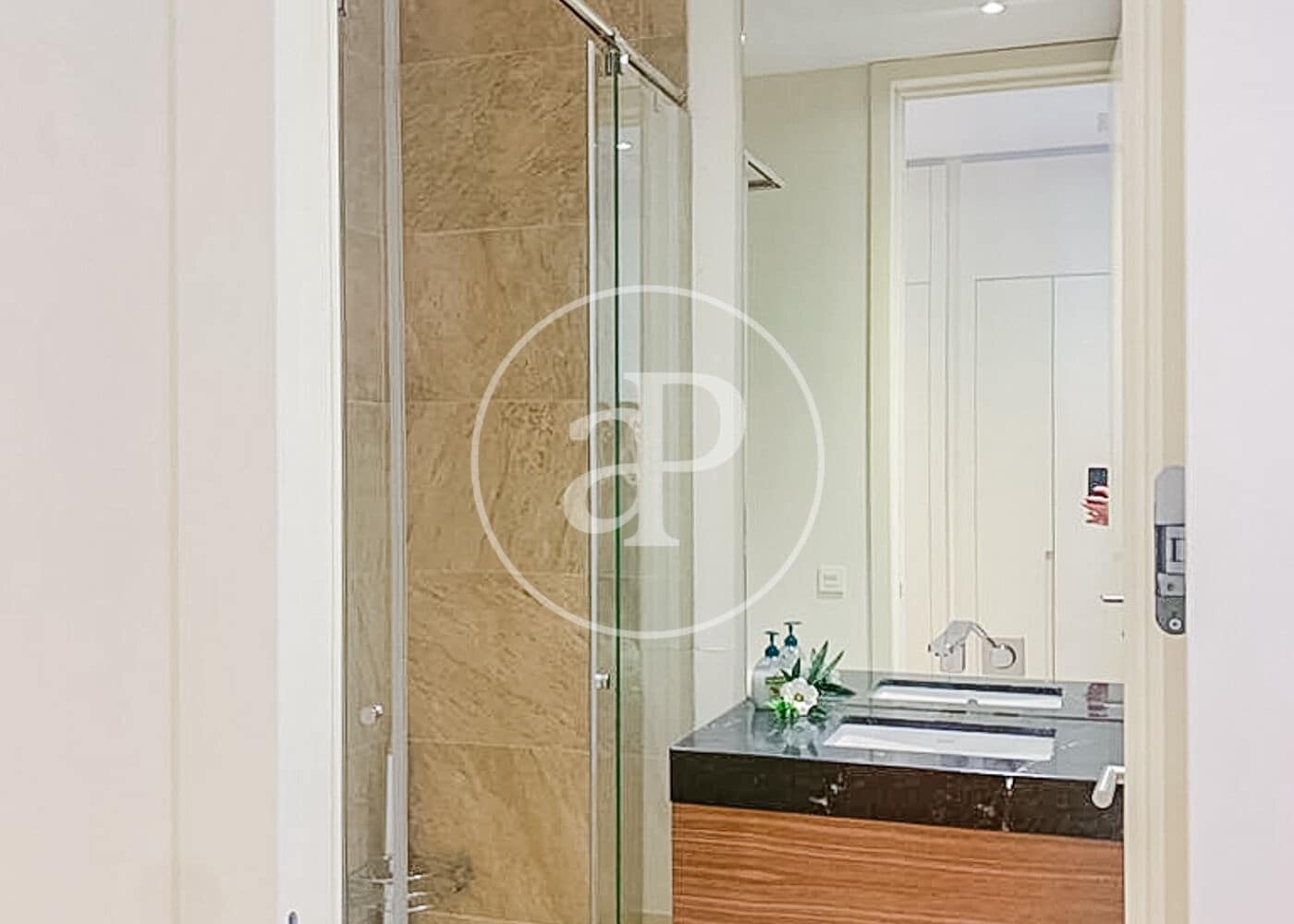 2 soveværelse Lejlighed til leje i Madrid by med swimmingpool - € 5.600 (Ref: 8726512)