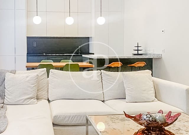 2 quarto Apartamento para arrendar em Justicia, Madrid cidade com piscina - 5 600 € (Ref: 8726512)