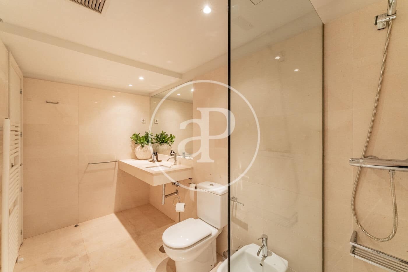 2 sypialnia Apartament do wynajęcia w Miasto Madryt - 4 900 € (Ref: 8726513)