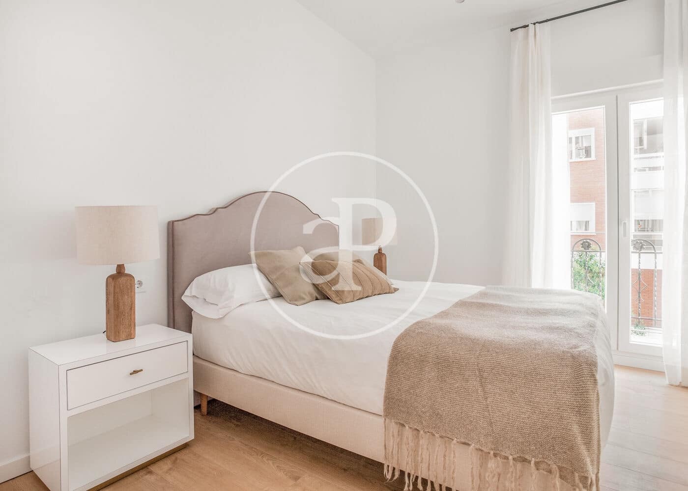 3 quarto Apartamento para arrendar em Madrid cidade - 4 600 € (Ref: 8726517)
