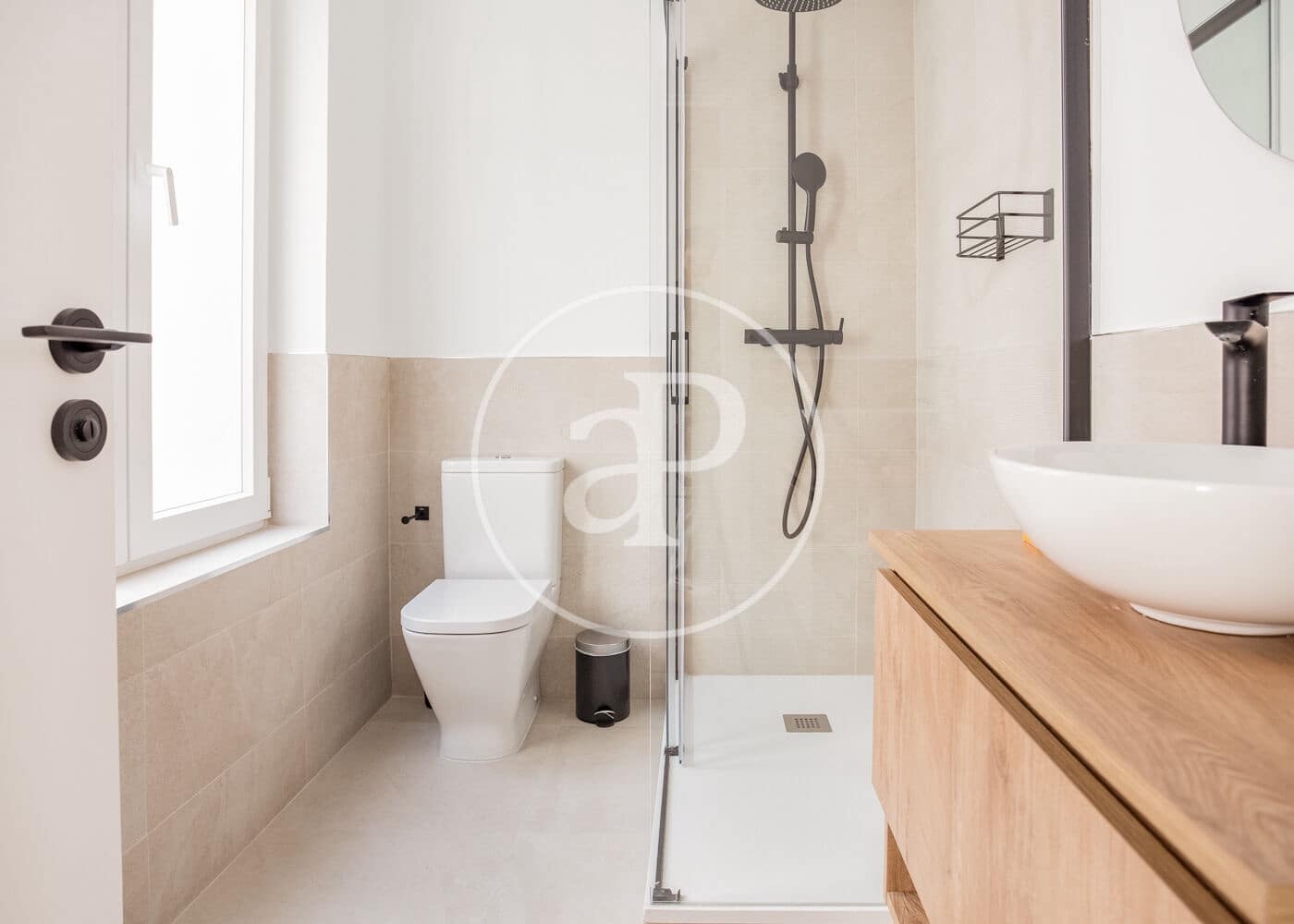 3 quarto Apartamento para arrendar em Madrid cidade - 4 600 € (Ref: 8726517)