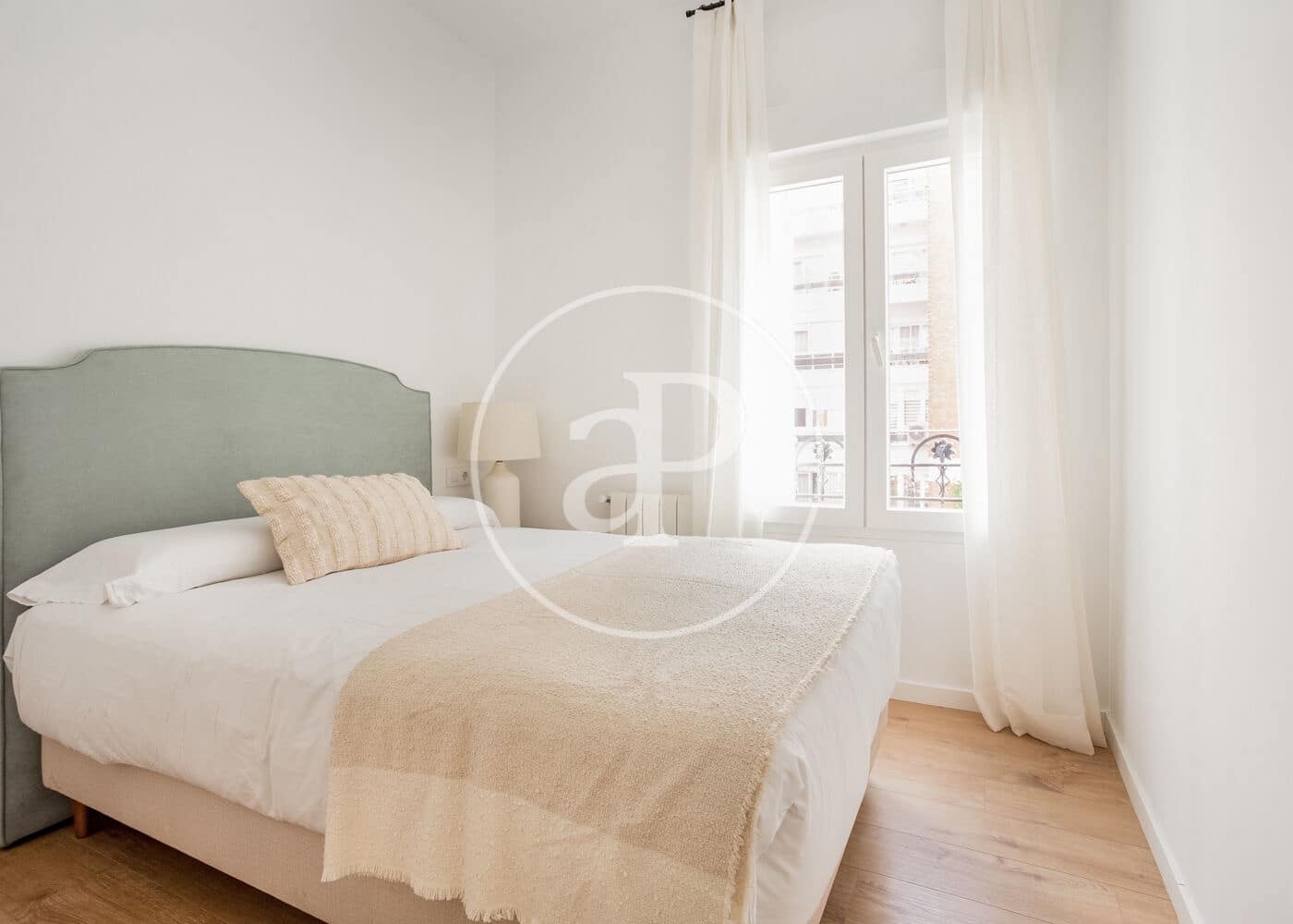 3 quarto Apartamento para arrendar em Madrid cidade - 4 600 € (Ref: 8726517)
